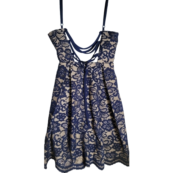 Speechless Women’s Lace & Flare Dress - Picture 3 of 7